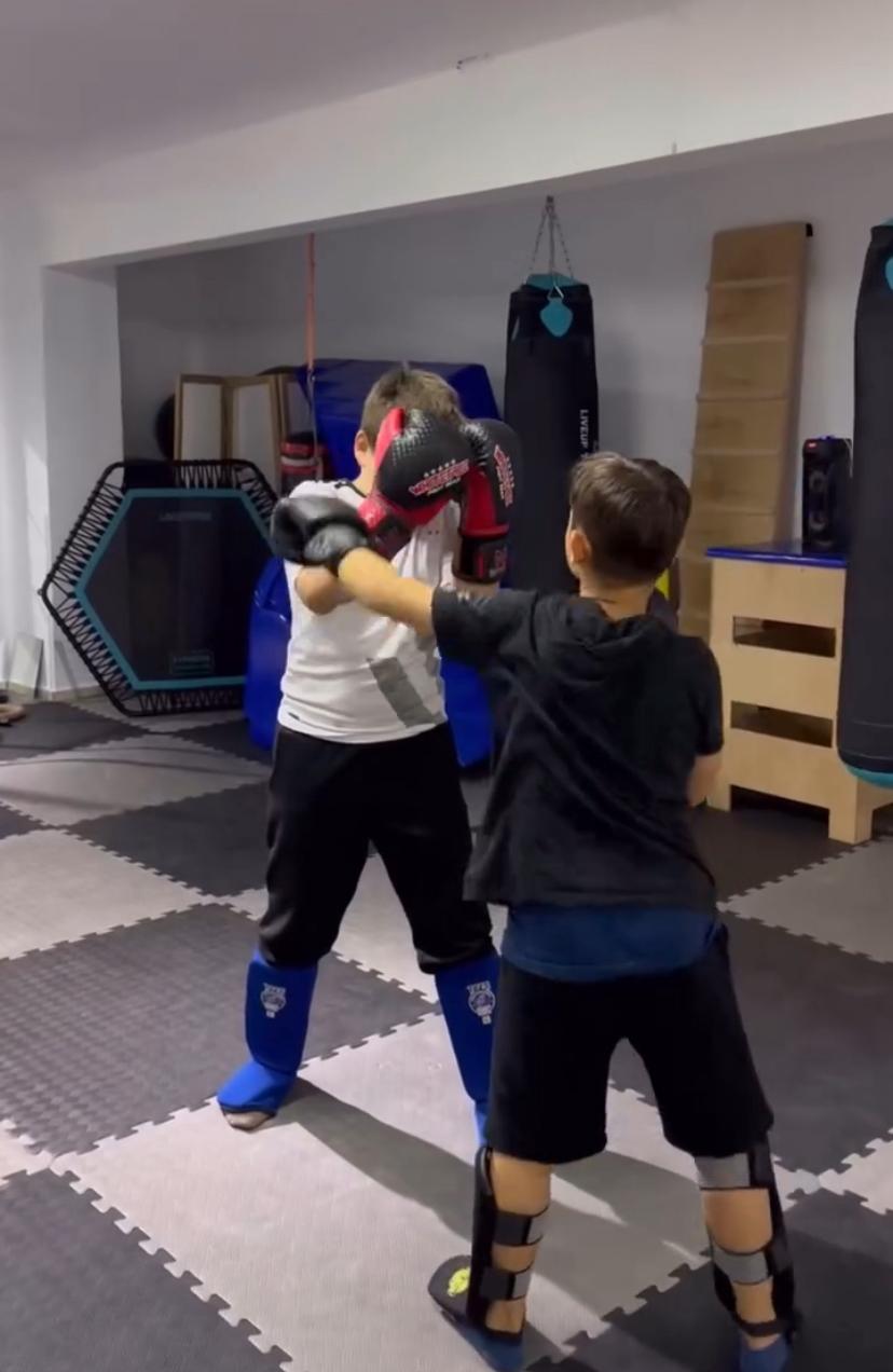 Kick Boks 4
